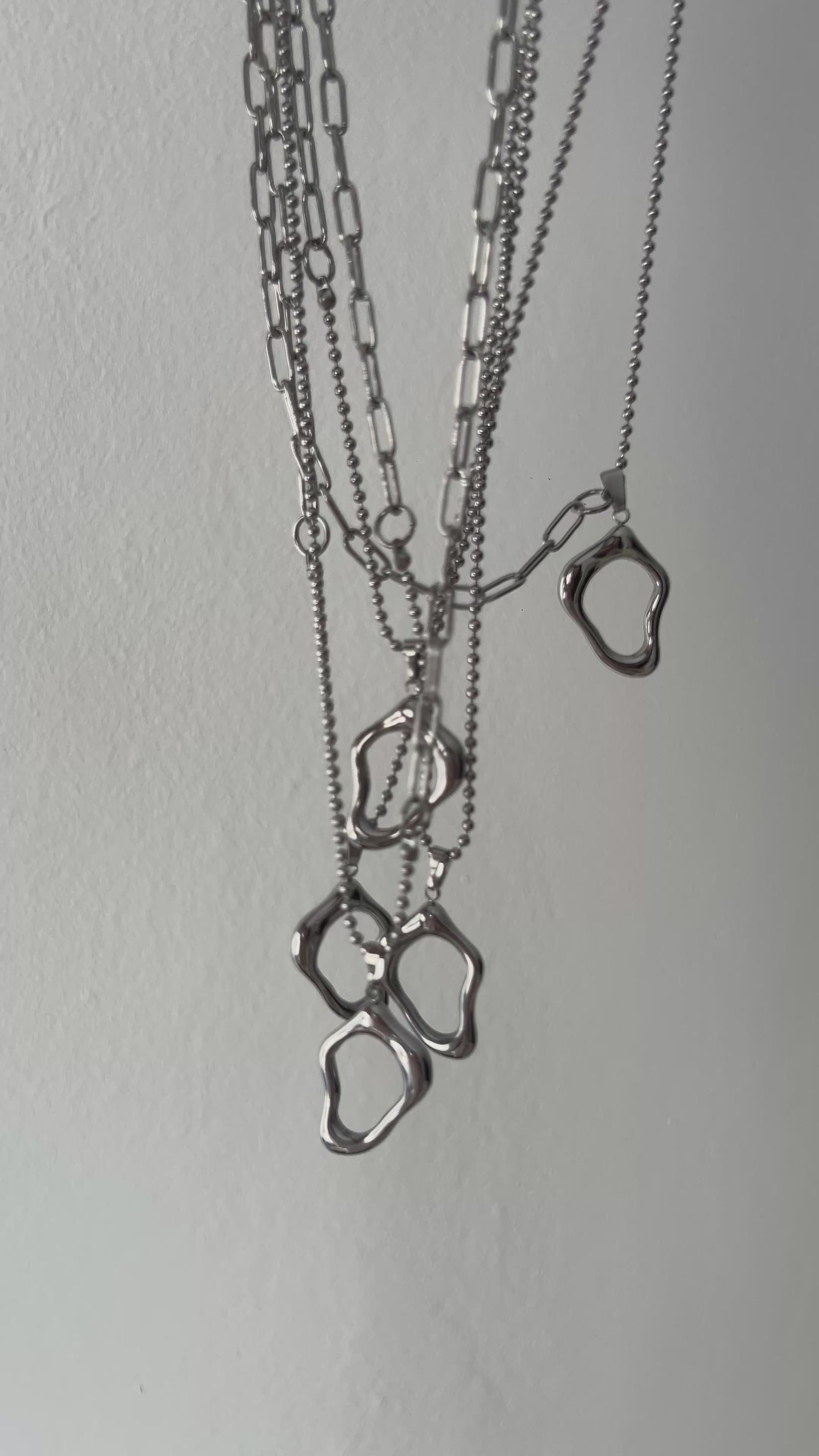 Collar Melted Charm plateado